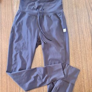 Grey small vuori legging.